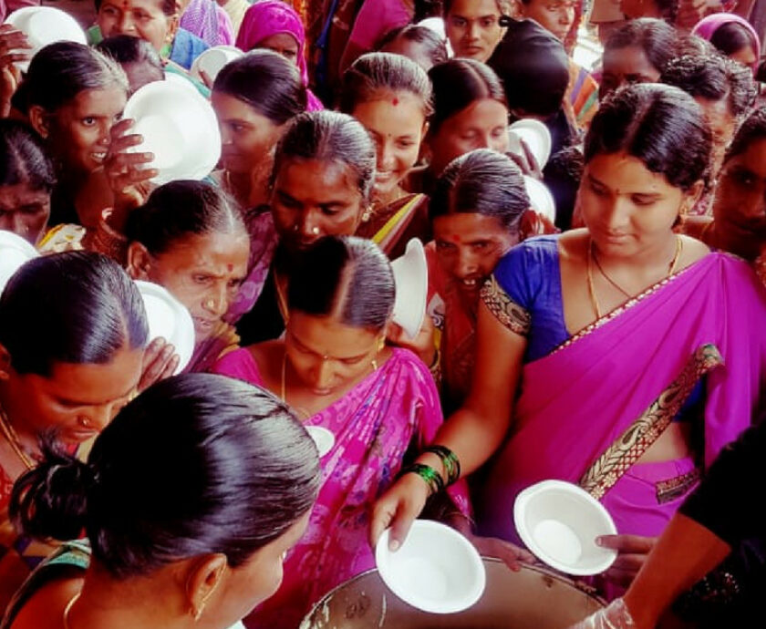 Hyderabads-Sujathullah-feeds-people-free-breakfast-in-hospitals-in-the-city.